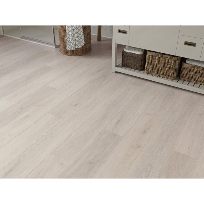 BRAMPTON LIGHT GREY OAK 5MM SPC CLICK LVT INC 1MM UNDERLAY